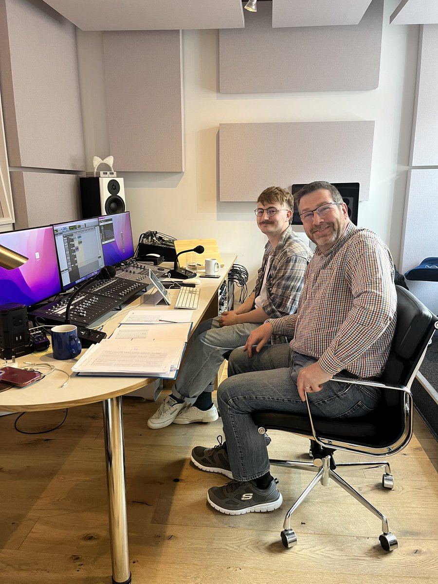 Out of the home-booth and into a studio. THE JOY.
Thank you to <a href="/AshleyBlaker/">Ashley Blaker</a> <a href="/SteveDoherty1/">Steve Doherty | stevedoherty.bsky.social</a> <a href="/GiddyGoatProd/">Giddy Goat</a> and <a href="/id_audio/">ID Audio</a> 
<a href="/YaketyYakVoices/">Yakety Yak All Mouth®</a> ❤️