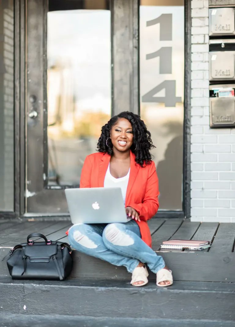 If you get uncomfortable on camera, you’re not alone. But with video becoming an increasingly popular aspect of developing your online presence, I spoke with Breonna Queen about how to overcome your fear of video and create video content that works.

buff.ly/3IZhZmY