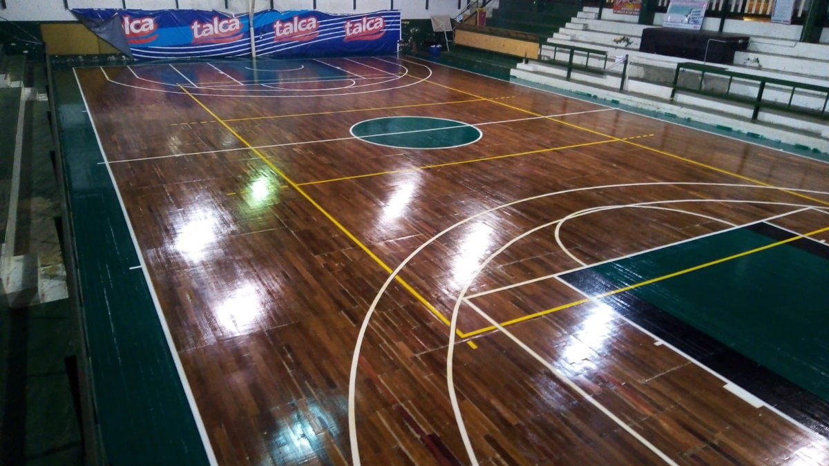 filpalopoli's tweet photo. Es una enorme alegría para todo el basquet salteño que @TribunoBasquet haya podido reparar y poner a nuevo el piso de parquet del complejo Vitale. Quedó hermoso! Necesitamos más obras de estas y más dirigentes comprometidos como los de este club. https://t.co/v63n5cZscv