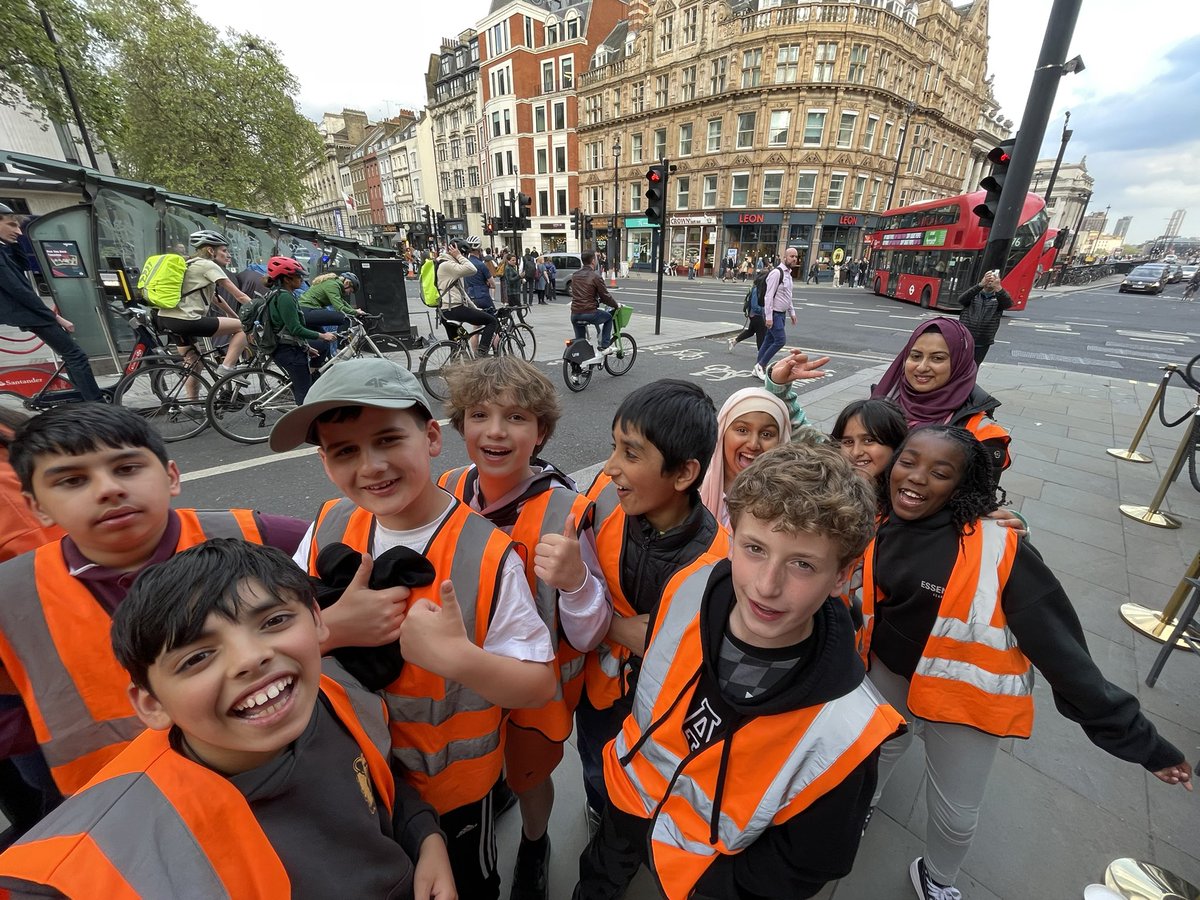 Roundhay Year 6 tweet media