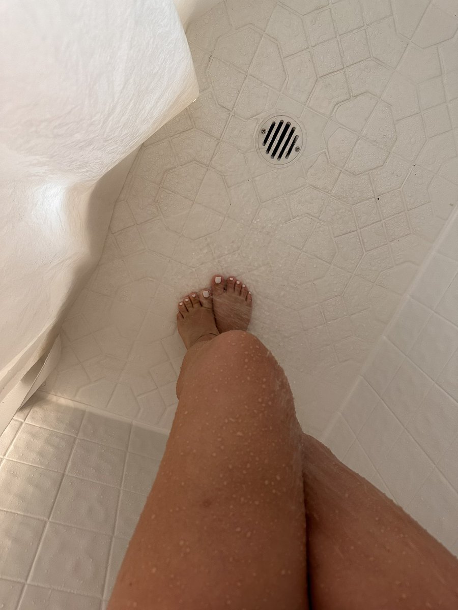 Cute69So's tweet photo. Take shower with me! 
#pies #PiesBonitos #instapies
#cutefeet
#polskipies
#princessfeet
#ptujniekupuj
#pieski
#pieskies
#pieskieżycie
#malefeet
#stopy
#pieskiesprawy
#handsomefeet
#mojpies
#kochampsy
#femininefeet
#pieskies
#feetofinstagram
#piessexys
#owczarek https://t.co/EhiCNDx9Hf