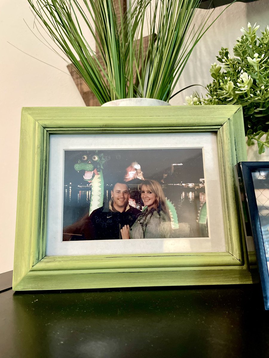 ChipFontanazza's tweet photo. I met this beautiful woman almost ten years ago when she leased an apartment to me and today we celebrate 8️⃣ fantastic years of marriage! 

This was the first picture we ever took together and I can’t begin to describe how much I love this woman!  Love you so much Beautiful!! ❤️ https://t.co/UBzMbzRhXa