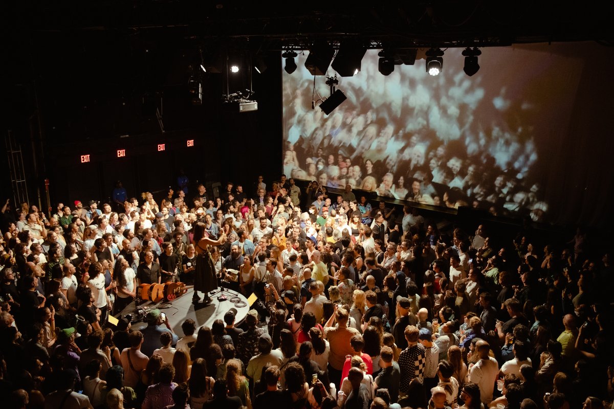 FeistMusic's tweet image. 10 cities down, 3 to go - Boston tonight @MGMMusicHall 🪩
Tix still available - listentofeist.com