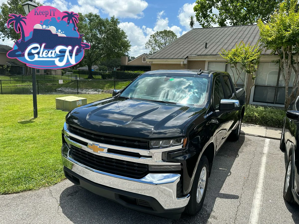 Our mobile detailing service comes to you, so you don't have to worry about a thing. 🚗💨 give us a call! 📞 #KeepItCleanAutoDetailing #MobileDetailing #BlackOwnedBusiness #FemaleCarOwners #OrangeCountyFL
