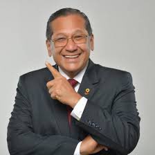 josecarloscresp's tweet photo. Alguien piense en este hombre que, si con $4700 estaba jodido, ahora con $0 la va a pasar peor. https://t.co/je3MqRHQUn