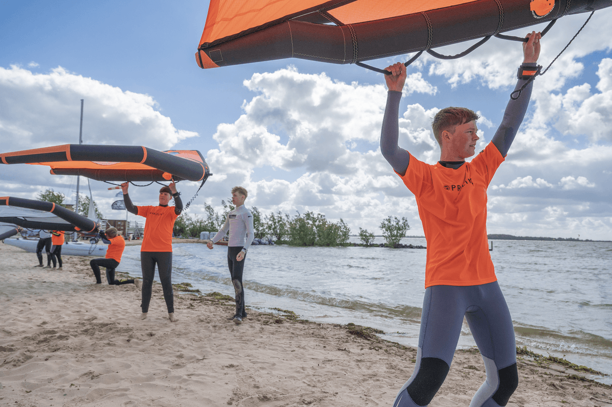dutchwaterweek's tweet photo. π | Tijdens #DutchWaterWeek biedt Sail-Today diverse clinics aan: catamaran zeilen, Suppen, Windsurfen en Wingfoilen. Heb jij altijd al eens met deze sporten willen kennismaken? Dit is je kans! Bekijk het programma op onze website voor alle activiteiten. #DWW https://t.co/DLKzVjt5Pl