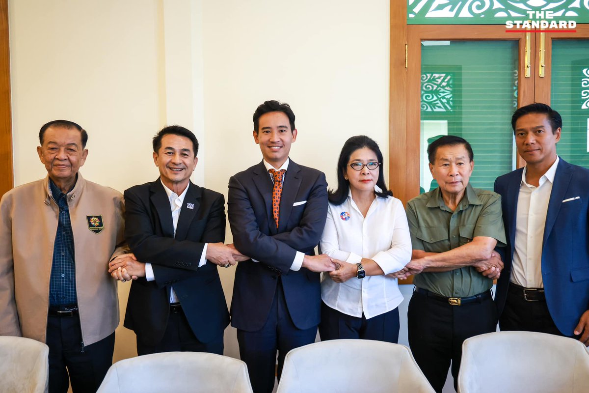 thestandardth's tweet image. เปิดภาพห้องพูดคุยจัดตั้งรัฐบาลก้าวไกล เป็นไปด้วยความชื่นมื่น ก่อนแถลงทางการพรุ่งนี้

#เลือกตั้ง2566 #เลือกตั้ง66 #จัดตั้งรัฐบาล #รัฐบาลก้าวไกล

ภาพ: ศวิตา พูลเสถียร