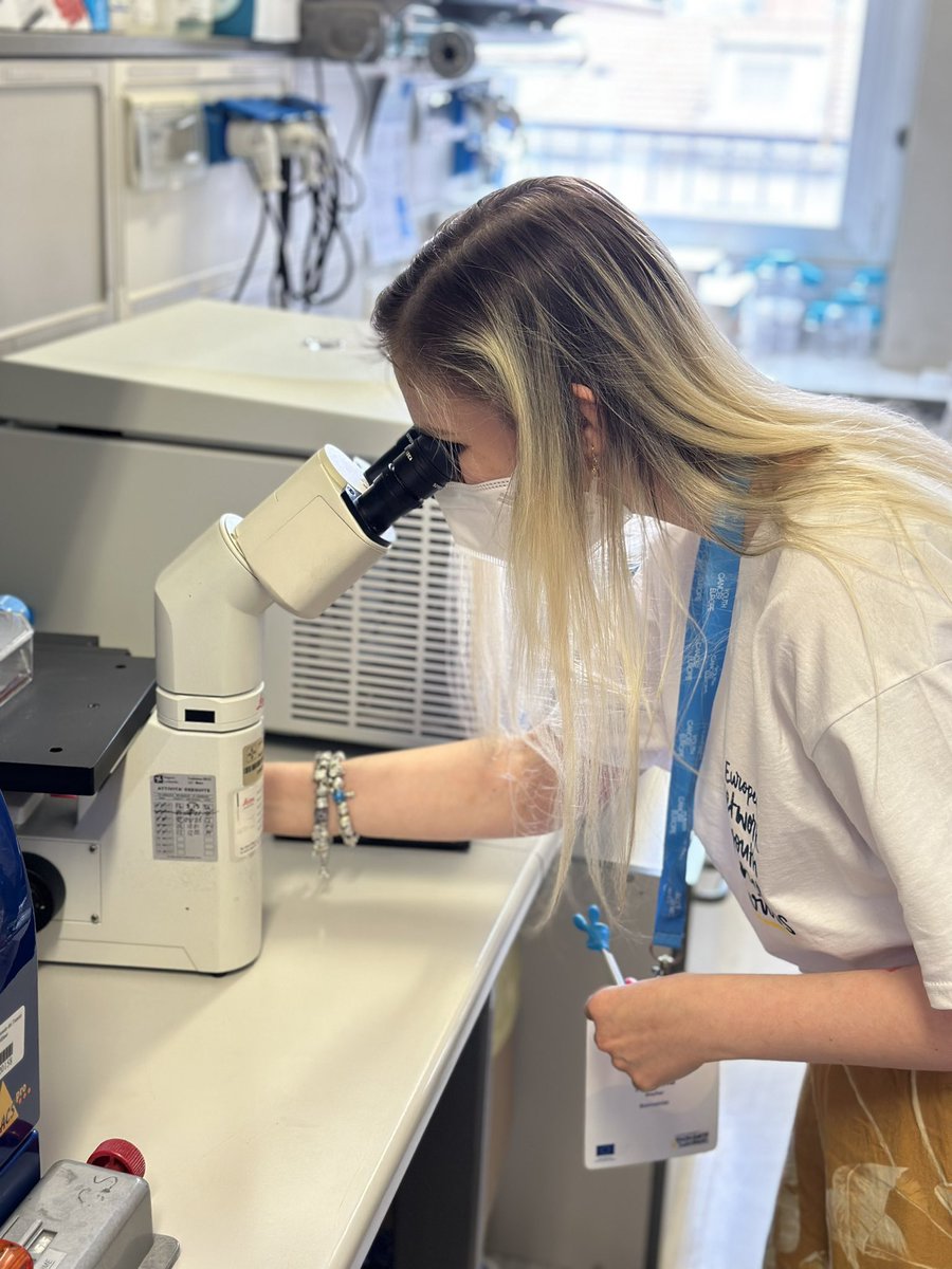 CancerEurope's tweet image. In day 2 of our #PeerVisit we visited the research lab 🧪🔬, learned about #sportscience and #exercisetherapy in the oncology setting for #AYA patients 👟💪then we wrapped the day with a guided tour of the outpatient service and an uninhibited discussion with Italian AYA patients