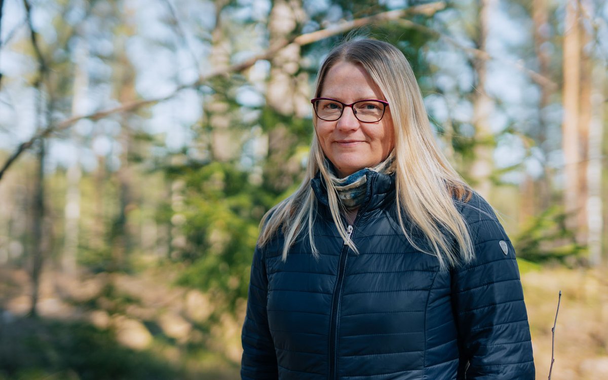 Academy of Finland Award to Riikka Puhakka! @PuhakkaRiikka studies the effects of nature on the wellbeing and health of young people.  
@helsinkiuni #sciencematters https://t.co/pDiFmL5Xl0 https://t.co/XDWT87qY27