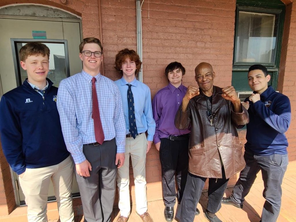 Current students:

We have a few spots open for Labre #1066 this Sunday, May 21.

Email knauman@ignatius.edu if interested! 

Pictured: Monday Movers, who visited Labre friend Tony (East route) and provided him a new bed!