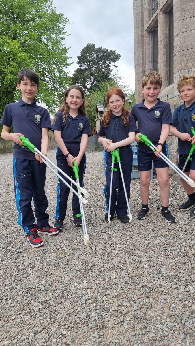 Yesterday J4 were awarded a trophy and certificate to acknowledge them winning the #LitterLeague as part of #SpringCleanScotland. The initiative is created by @KSBScotland and J4 did an outstanding job coming out on top for the Highlands and Islands region. Well done J4!