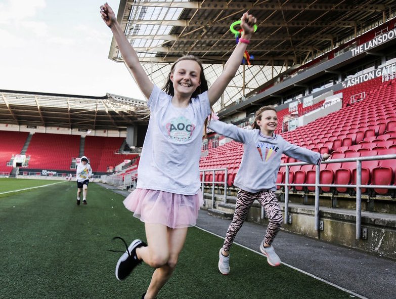 FlamingoChicks's tweet photo. WHAT a night for the Bristol Agents of Change! They clocked up 50 laps of @ashtongatestad for their #May100, taking the reins from the London AOC –> a grand total of 100 COMPLETED! 🙌
They’ve raised a whopping £1019.75 https://t.co/TNJC5nfpVm
Huge thanks to @ashtongatestad https://t.co/9vf5cfWNis
