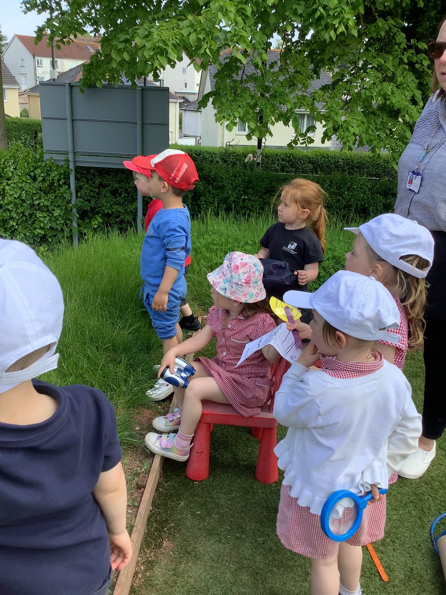 BhaNursery's tweet photo. @BHA_TQ @BhaNursery We currently have a traffic survey happening in the front of the Nursery. Counting cars, vans, bikes and lorries. Don’t worry, we’re keeping a tally chart to share with our friends. #traffic #EYFS https://t.co/k6korffzAu