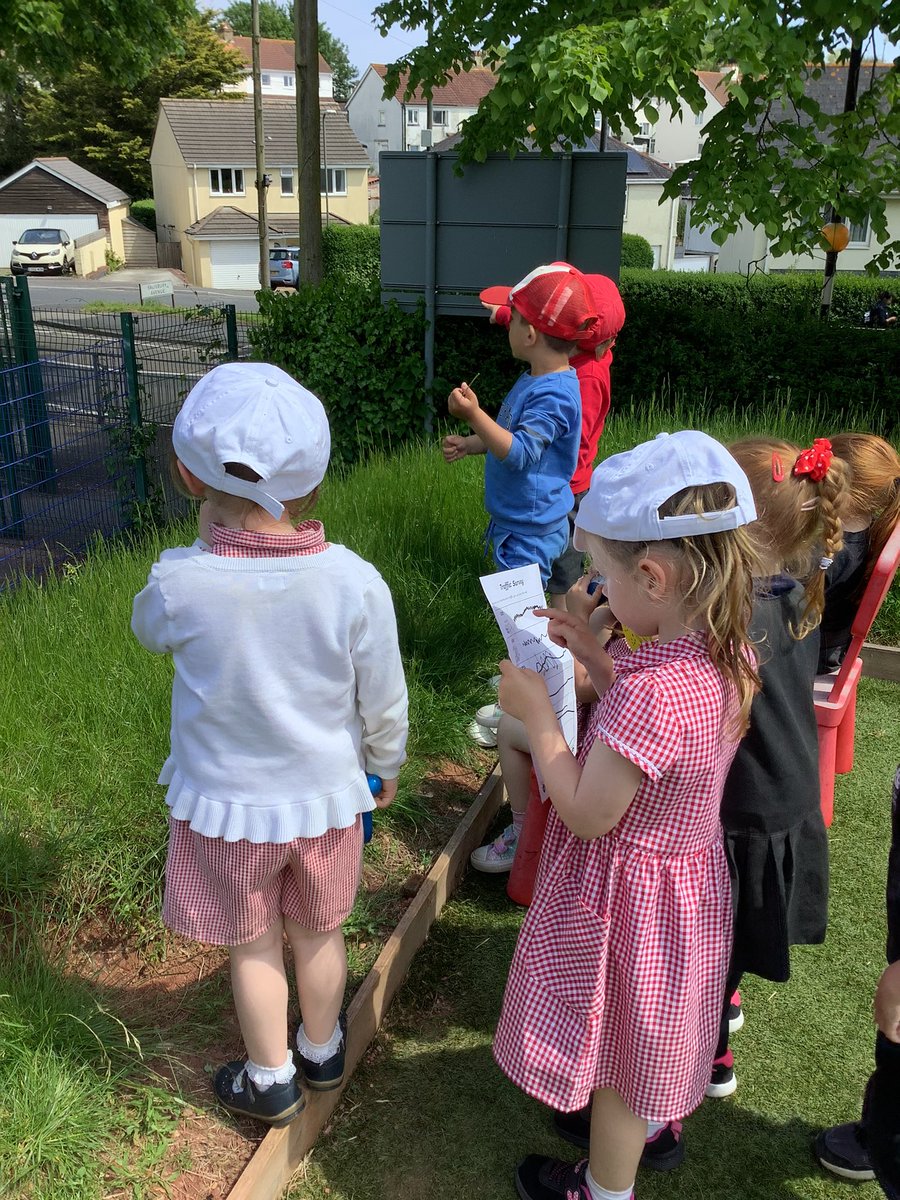 BhaNursery's tweet photo. @BHA_TQ @BhaNursery We currently have a traffic survey happening in the front of the Nursery. Counting cars, vans, bikes and lorries. Don’t worry, we’re keeping a tally chart to share with our friends. #traffic #EYFS https://t.co/k6korffzAu
