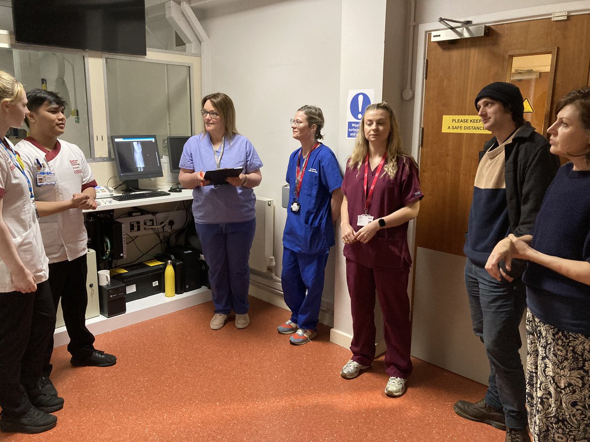 hbattyphysio's tweet photo. Fantastic authentic #simulation with brilliant actors from @MedicalRolePlay for our @SHURadiography students during their #simulatedplacement. Amazing job by the team to put this together and big thanks to the actors who enabled such rich learning for the students 👏👏👏@ahpshu https://t.co/NbnGBJqk1j