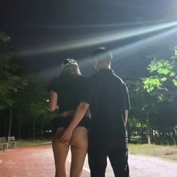 이런분들을 애타게 찾아요!

찐득한 샤넬향수와 정갈하게 빗은 머리
뒤로 할때 빗은 머리를 강하게 잡아주실분

오늘은 보내버리겠다고 
강하게 해주실분 

모셔요 프로필에 연락가능한거 남겨 뒀어요 
#초대남 #부부만남 #환영