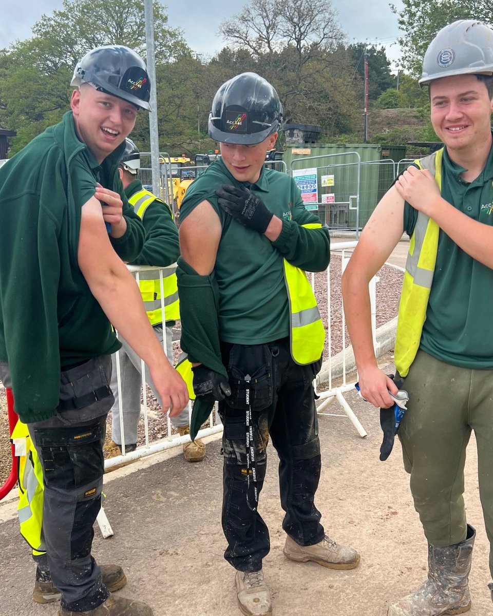 Tanlines... A pro or con of working in #construction? 🤔

We're not quite sure! 😂