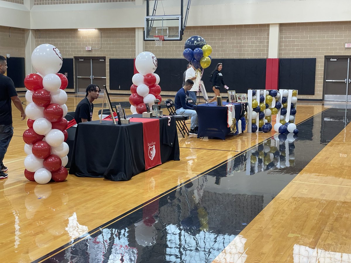 bloomer_sa's tweet photo. Wonderful morning celebrating @churchillhoops ! Congratulations Mason &amp; Jarek. https://t.co/wzEmjf8HEA