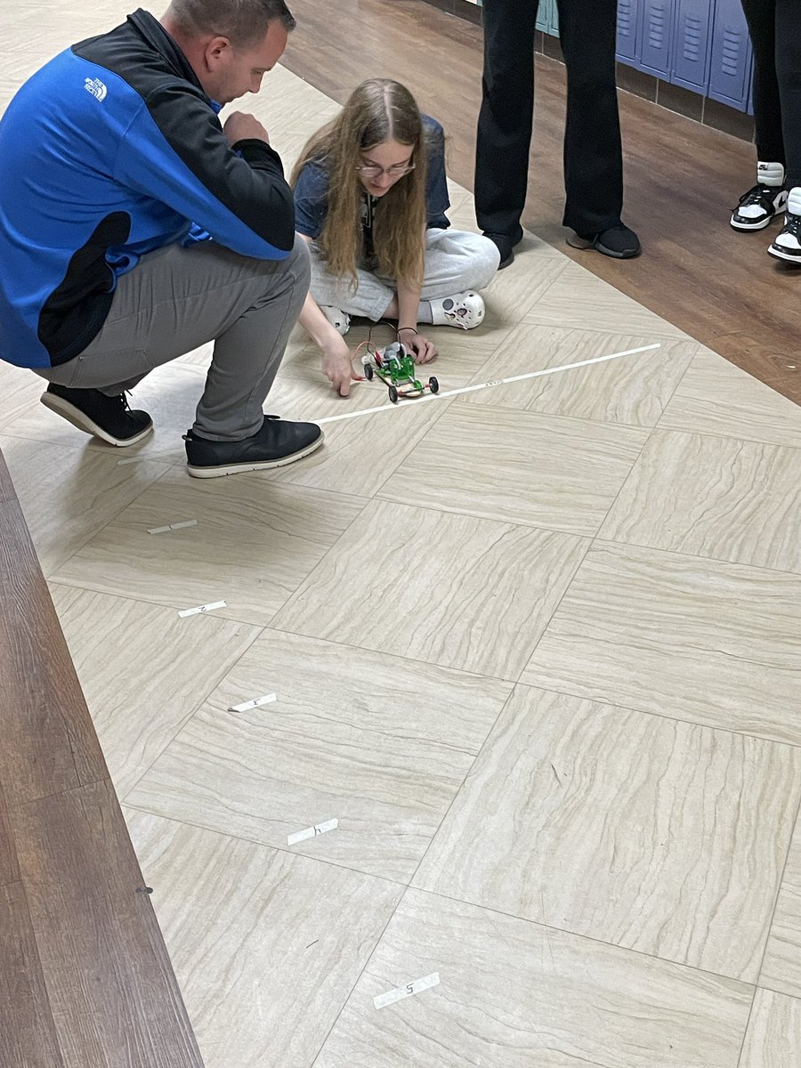 annabele19's tweet photo. FPSmathscience: Mrs. Crupi’s class working with Bosch engineers to design fuel cell cars that travel between 9 and 10 meters. @ALaCroix_edu #FPSSuccess https://t.co/1Dof6m2CrB