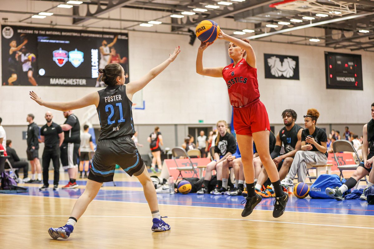 bballengland's tweet photo. In the WEABL competition its:

@ItchenBball v @CharnwoodBball 
@mcr_bball II v @CoLABasketball 
@sheffcol v @mcr_bball I
@Oaklands v @JmaRockets 

Live scores: https://t.co/5YwNvk7Xln

#GameTime https://t.co/b2RU1nGmfh