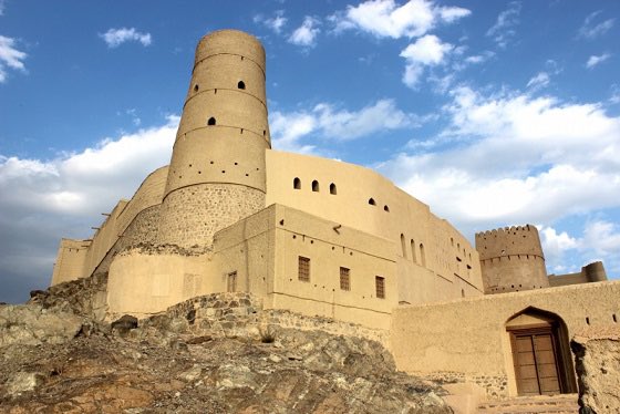 jabreencastle's tweet photo. تبارك إدارة #حصن_جبرين لشركة مراسيم للسياحة توقيع عقد إدارة وتشغيل وتوظيف قلعة #بهلا سائلين التوفيق والنجاح للشركة في إدارة القلعة والمساهمة في تكامل قطاع الخدمات السياحية بالولاية
#Jabreencastle #bahla #tourism https://t.co/ryS92MfzrJ
