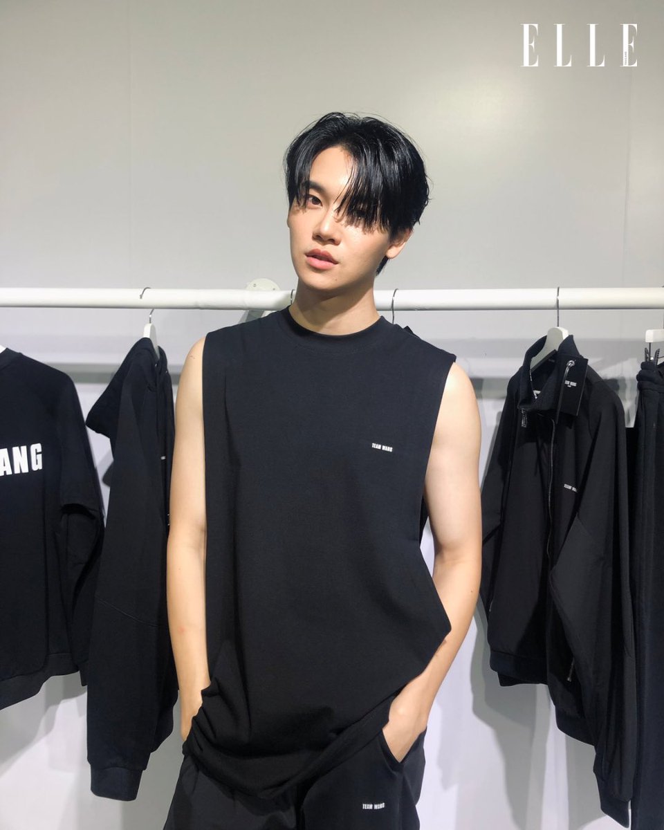 ELLEThailand's tweet photo. หล่อเกินต้าน! ส่องภาพนักแสดงหนุ่มหล่อ ‘หยิ่น อานันท์’ ที่งานเปิดตัวคอลเล็กชั่นสุดพิเศษของ TEAM WANG Design ภายใต้ชื่อ THE ORIGINAL 1: BE YOU, THE ORIGINAL 1 ที่สยามดิสคัฟเ���อร์รี่วันนี้

#ELLEreports 
@yinyin_anw #yinyin_anw 
#TEAMWANGdesign https://t.co/kj4n1JMLcC