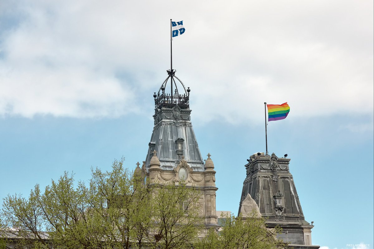 Pour la journée internationale de lutte contre l’homophobie et la transphobie, le drapeau 🏳️‍🌈 flotte sur l’Assemblée nationale.

Le Québec est une société ouverte. On doit en être fier!

Soulignons le chemin parcouru et continuons de faire du Québec un endroit accueillant.