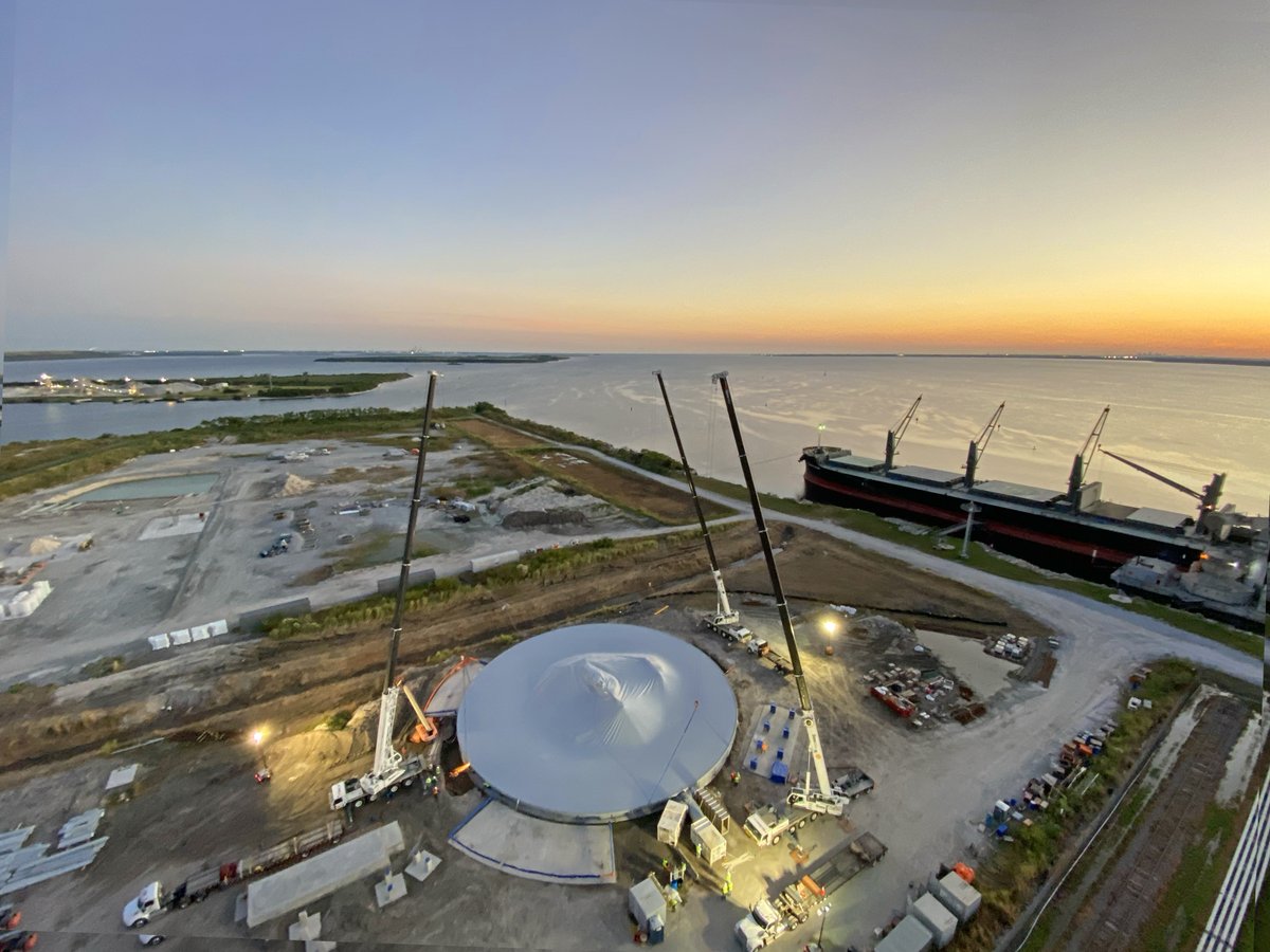 SimsCrane's tweet photo. Sims is on the job at the Port of Tampa Bay! This 70,000-ton dome was inflated in under two hours with the assistance of three Tadano cranes. The facility is one of the largest of its kind in the U.S. and will be a storage unit for cementitious materials. #SimsCrane #TadanoGroup https://t.co/sfDlInj5VJ