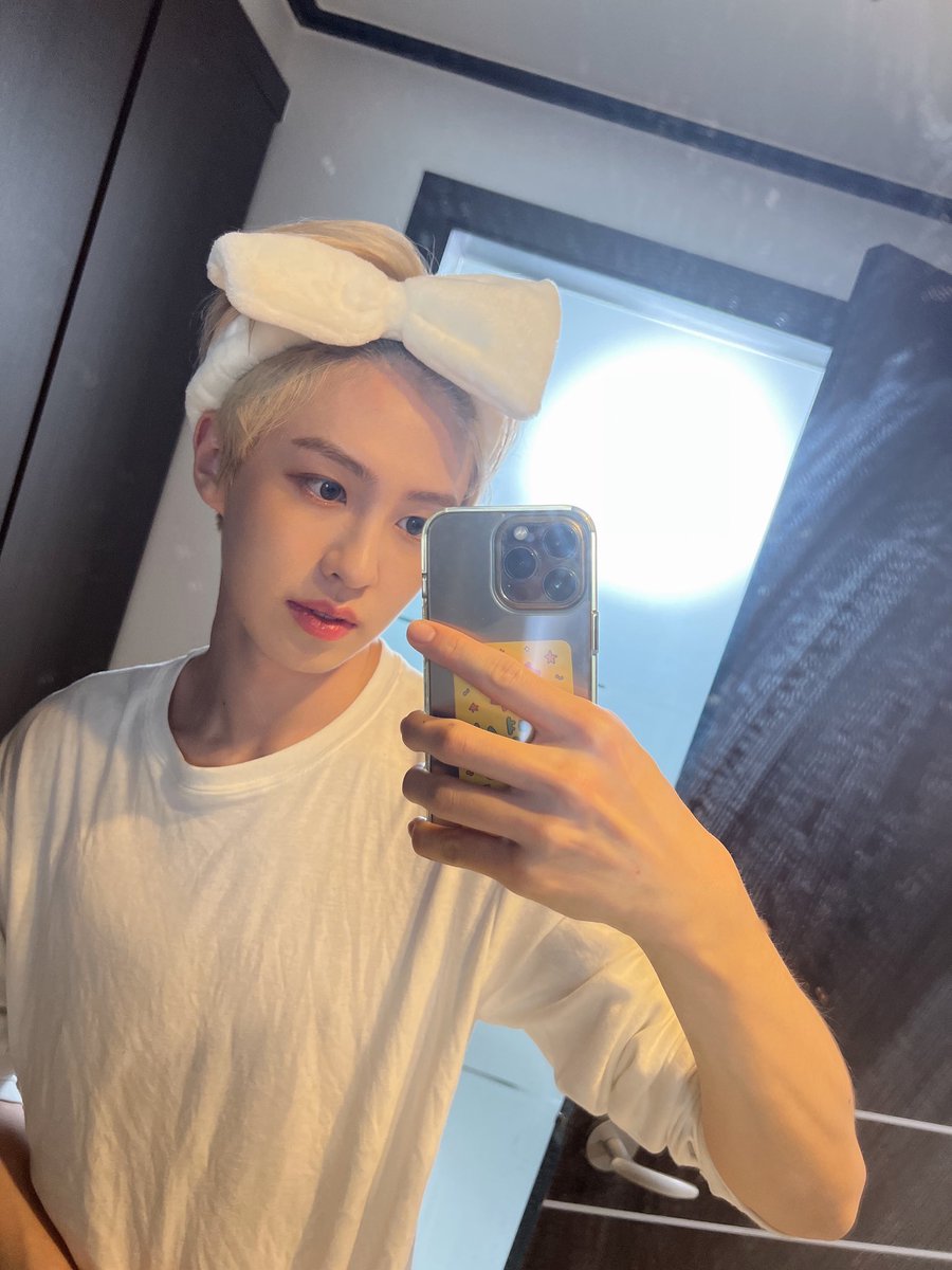 loxerett's tweet photo. 거울뒤로보이는숙소가...
쾌적해보임 https://t.co/xLu86jv9Vf
