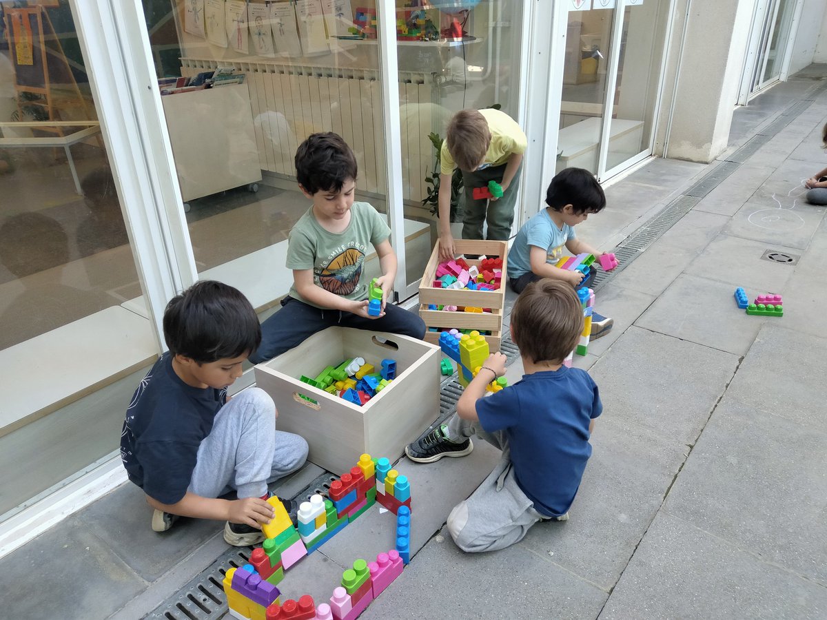 Escola Pit-Roig tweet media