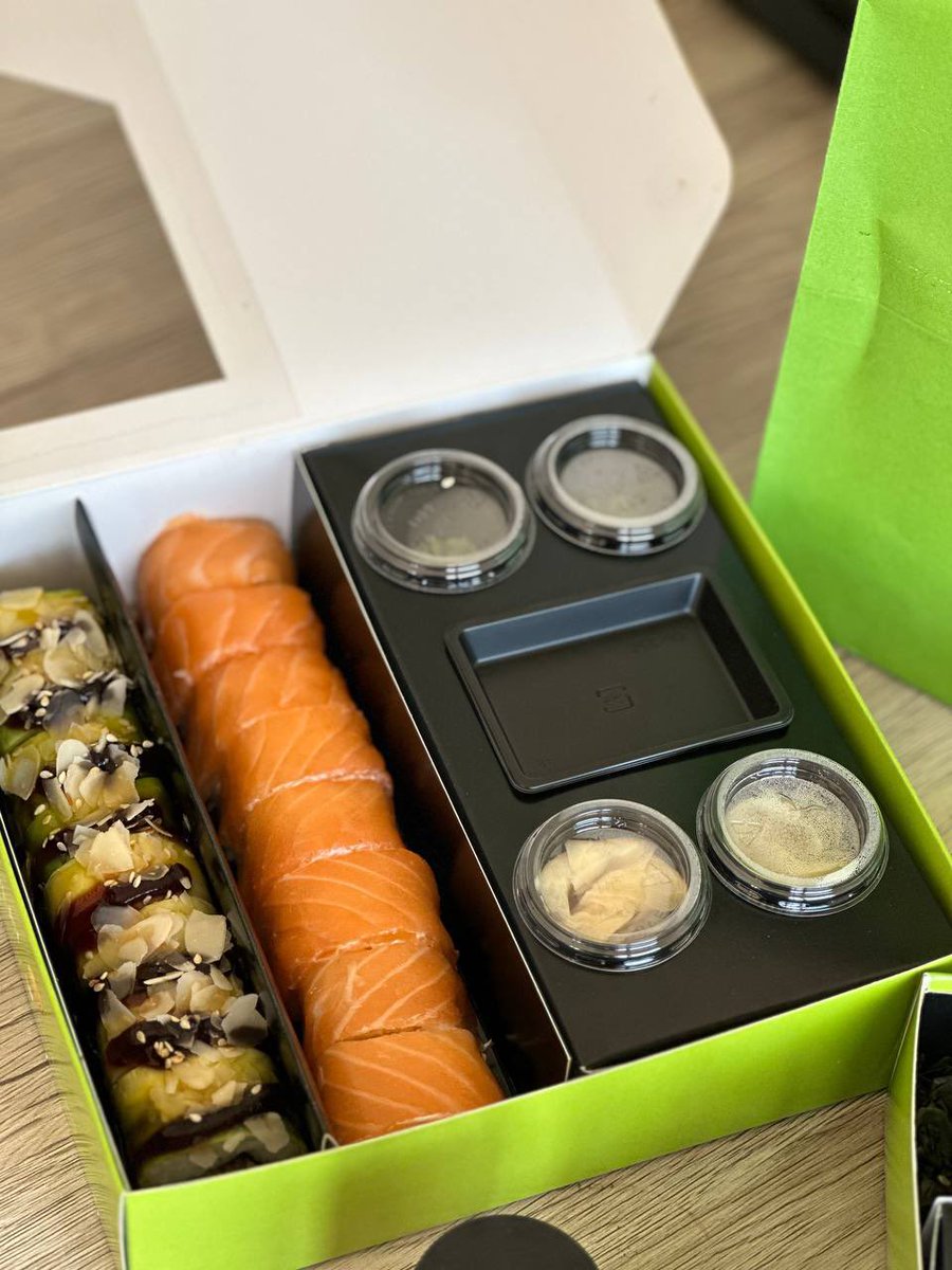 Food delivery SMILEFOOD Dubai tweet media