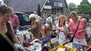 Ga er morgen op uit met Hemelvaartsdag en scoor de leukste tweedehands spulletjes op de Börker Vlooienmarkt in Westerbork! assen.uitloper.nu/diversen/borke…
