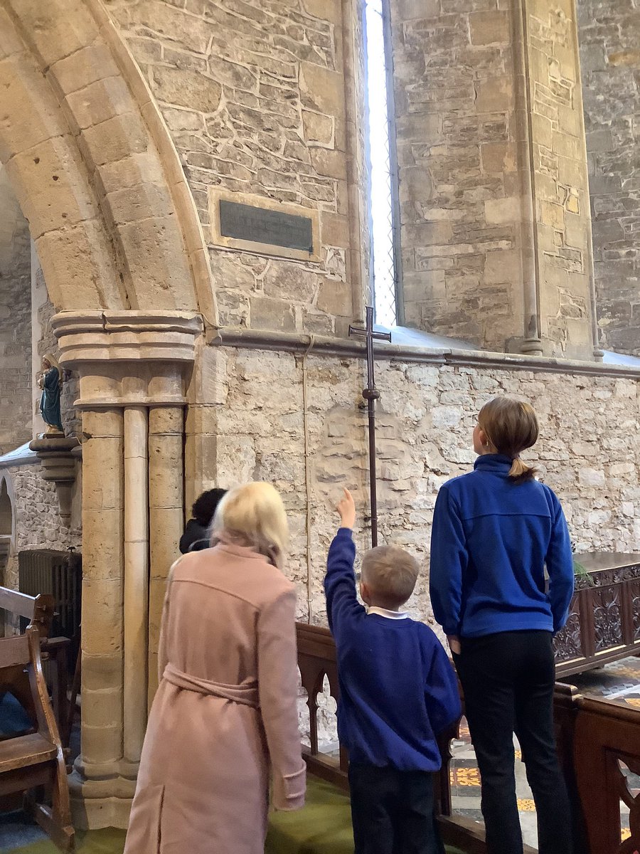 LeysFarm's tweet photo. Year 6 really enjoyed their church visit at St Peters ad Vincula. We learnt about the symbolism inside churches and also learnt about the history of this 12th century building. The war memorial was really poignant for us in our WW2 studies. #LFJSRE #LFJSHistory Thanks Rev. Dyke! https://t.co/RlvDLa4Ugb