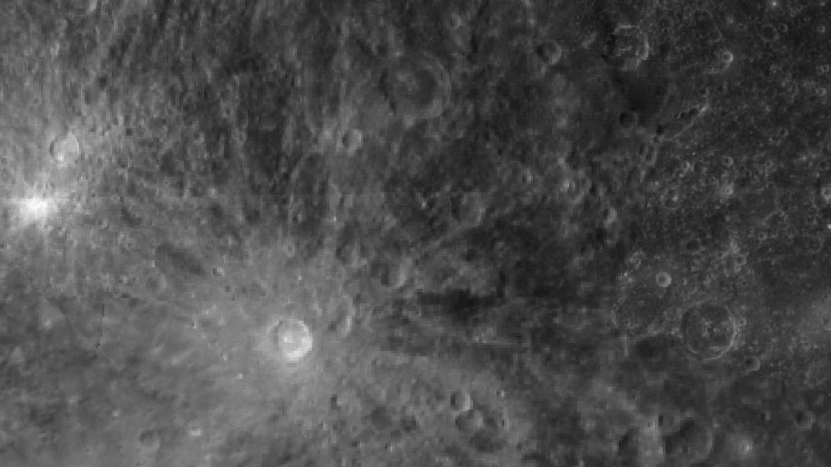 bitsofmercury's tweet photo. Mercury, latitude: -12.3 longitude: 25.1, 312.2 km wide, https://t.co/niKmBsWfat https://t.co/7aif1NaLJZ