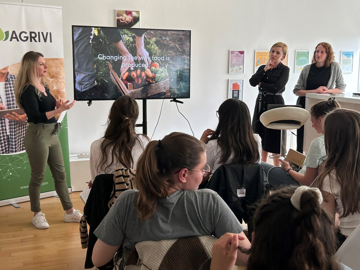 AgriviCorp's tweet photo. We welcomed a group of students from @UniLaSalle Polytechnic Institute in France on Monday. Together with #AGRIVI story, students were introduced to our project @SmartRootProje1 on smart and mixed farming. Find out more ➡️ https://t.co/m1UFt8Qxpa
#AgTech #SmartROOTproject https://t.co/QQ11Cc6wjv