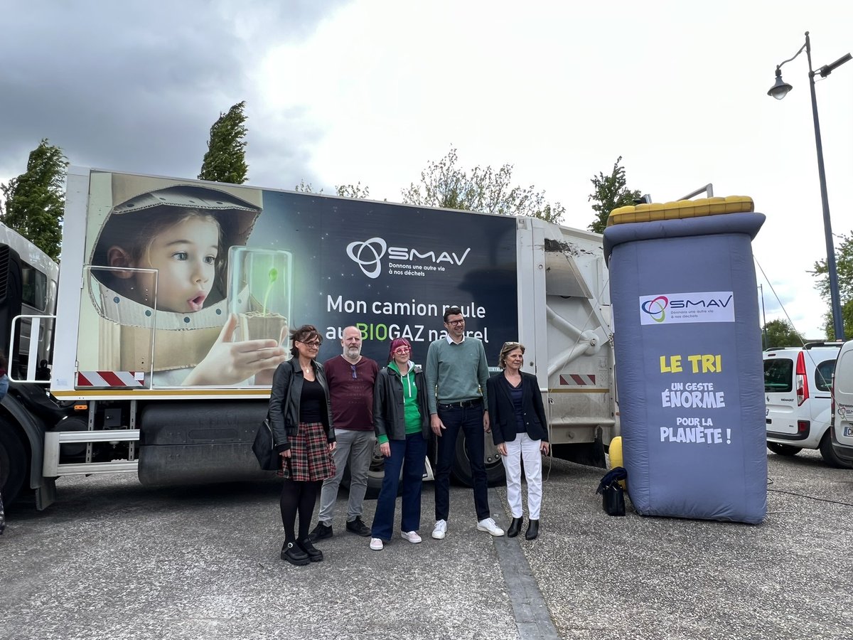 Rendez-vous ce mercredi 17 mai 2023 de 14h à 17h à l'esplanade du Val de Scarpe ! #arras autour de la journée de la poubelle avec de nombreuses animations !
Les partenaires : Cité Nature, Aquarena, SMAV-Syndicat Mixte Artois Valorisation, Bowling World Arras et les Scientivores !