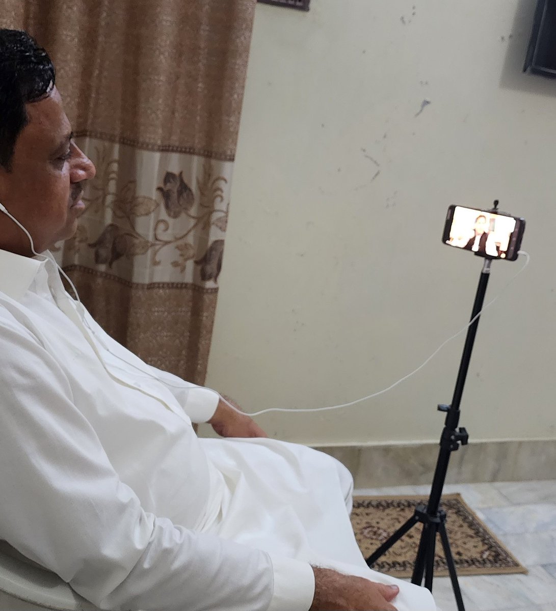 LALMALHI's tweet photo. چیئرمین پاکستان تحریک انصاف عمران خان کا سندھ اور بلوچستان کے ڈویژنل و اضلاع کے صدور اور جنرل سیکریٹیز سے ورچوئل خطاب جاری۔ ملک گیر احتجاج کی تیاری کا حکم
#آئین_بچاؤ_پاکستان_بچاؤ
#پولیس_گردی_بند_کرو
#زمان_پارک_پہنچو https://t.co/L8OsNK7Klt