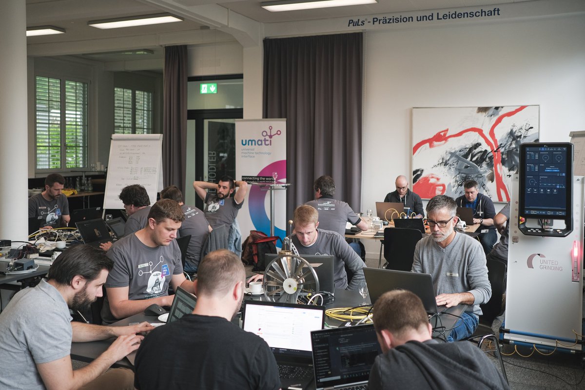 The #hackathon is over - but the work on the future of #connectivity has just begun! Thanks to all participants and especially for the hospitality of <a href="/UnitedGrinding/">UNITED GRINDING</a> and the support of #Grob, @WAGOKontakttech, <a href="/SalzAutomation/">Salz Automation</a> and #Schubert💜💙
Pics: Thomas Kunz/United Grinding