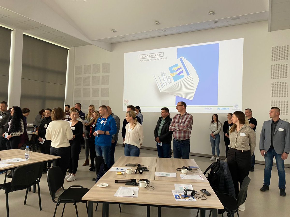UNHCRPoland's tweet photo. UNHCR Poland, @IOMPoland & @INTERPOL_HQ teamed up to train over 130 officials from the Polish National Police, Border Guard, & the Office for Foreigners, on the protection against #SexualExploitationandAbuse.
#TogetherWeCanMakeaDifference in protecting vulnerable populations. https://t.co/9KaJDOAFna