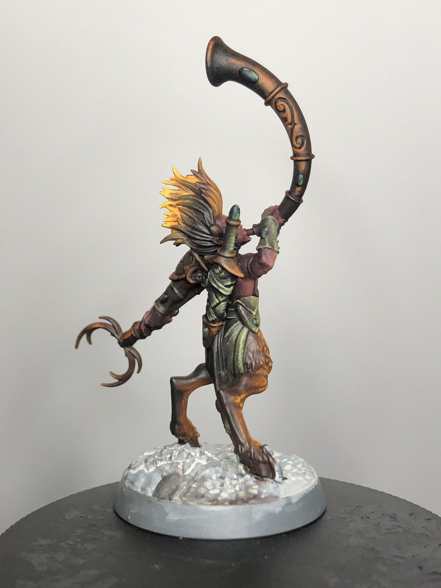 FancyKelvin's tweet photo. Just some time night just getting some shadow on the metallics and added some secondary reflections
#aos #warhammercommunity
#gamesworkshop #ageofsigmar #wip #warhammerwip #hobbypainter #paintingwarhammer #miniaturepainting 
#sylvaneth #kurnoth #skaethswildhunt #kurnothi https://t.co/iB56NakplJ