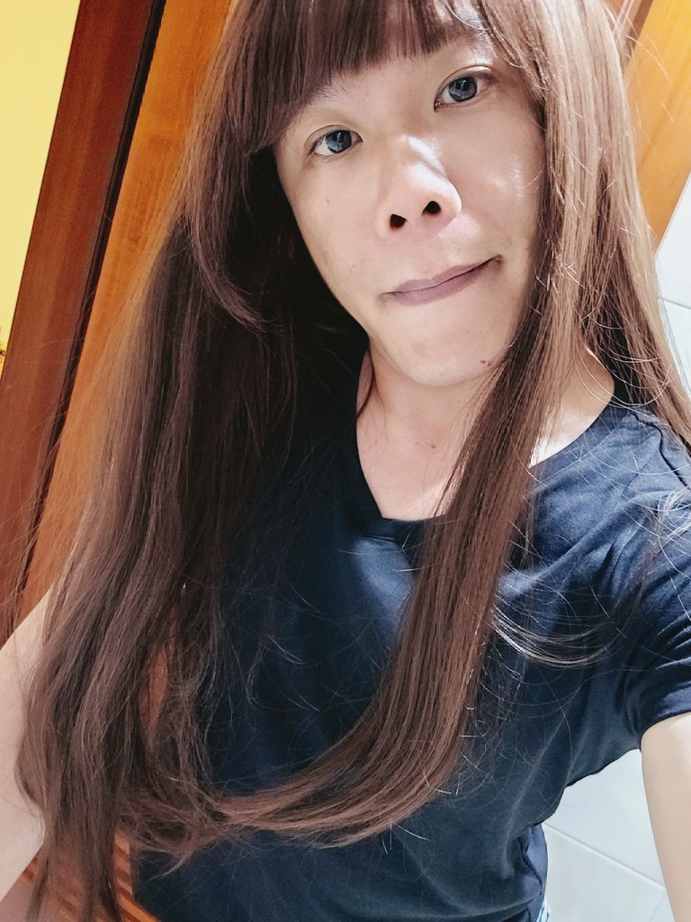 che84407618's tweet photo. 嗨～
好久不見了各位
習慣每天穿內衣活動之後
好像沒一開始這麼彆扭了 
覺得這個氣溫可以一直戴得住一頭長髮的人很厲害
（汗顏）
#偽娘 https://t.co/16rbghfG44