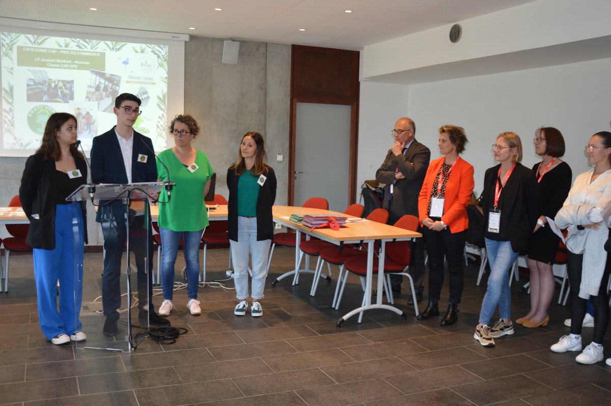 acnantes's tweet photo. Concours de Chefs d'oeuvre-Fondation Colbert : sept classes de bac pro des lycées Joubert-Maillard, Caroline-Aigle, Les Bourdonnières, St-Aubin La Salle, Robert-Buron, Funay-Boucher, Atlantique, ont été distinguées au niveau académique pour la qualité de leur projet. #Excellence https://t.co/drc7M6CPqG