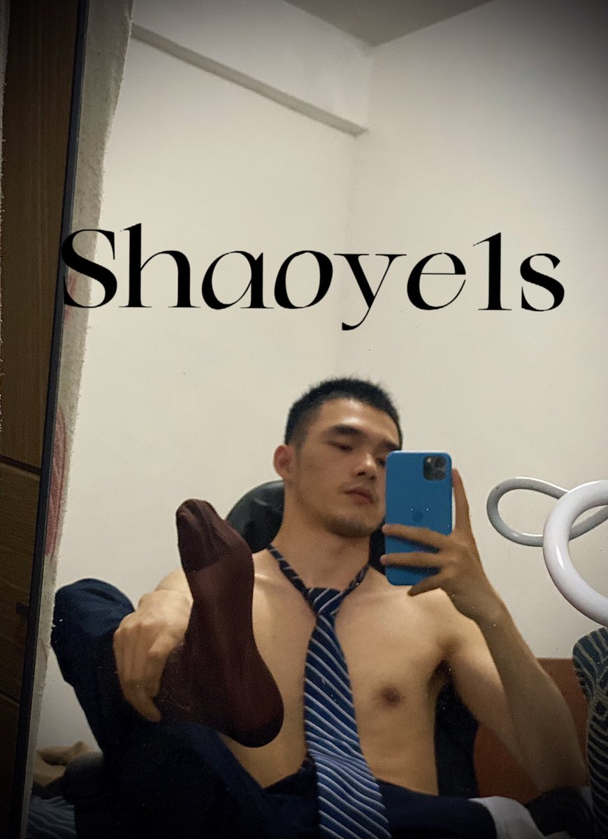 来闻舔原味臭丝袜脚
#正装 #臭脚爸爸
#皮鞋 #丝袜 #1s