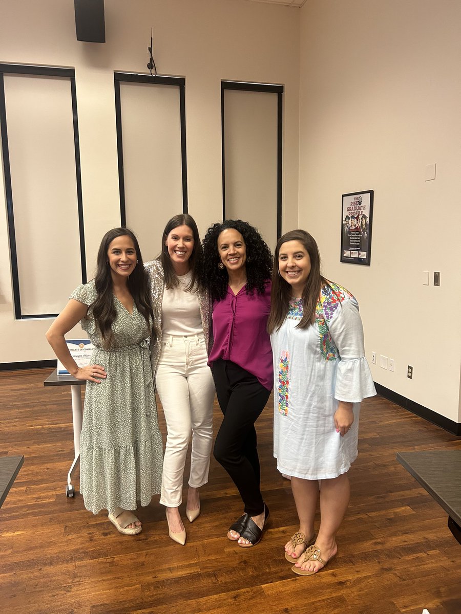 adaguti7's tweet photo. It was a “Starry night” thanks to our director Morgan Cave and the AIM team for helping us grow, engage and create. Made friends, learned and grew #RisdLitandInt #RISDBelieves #BLCINT #RISDAIM https://t.co/xS7aNXafEf