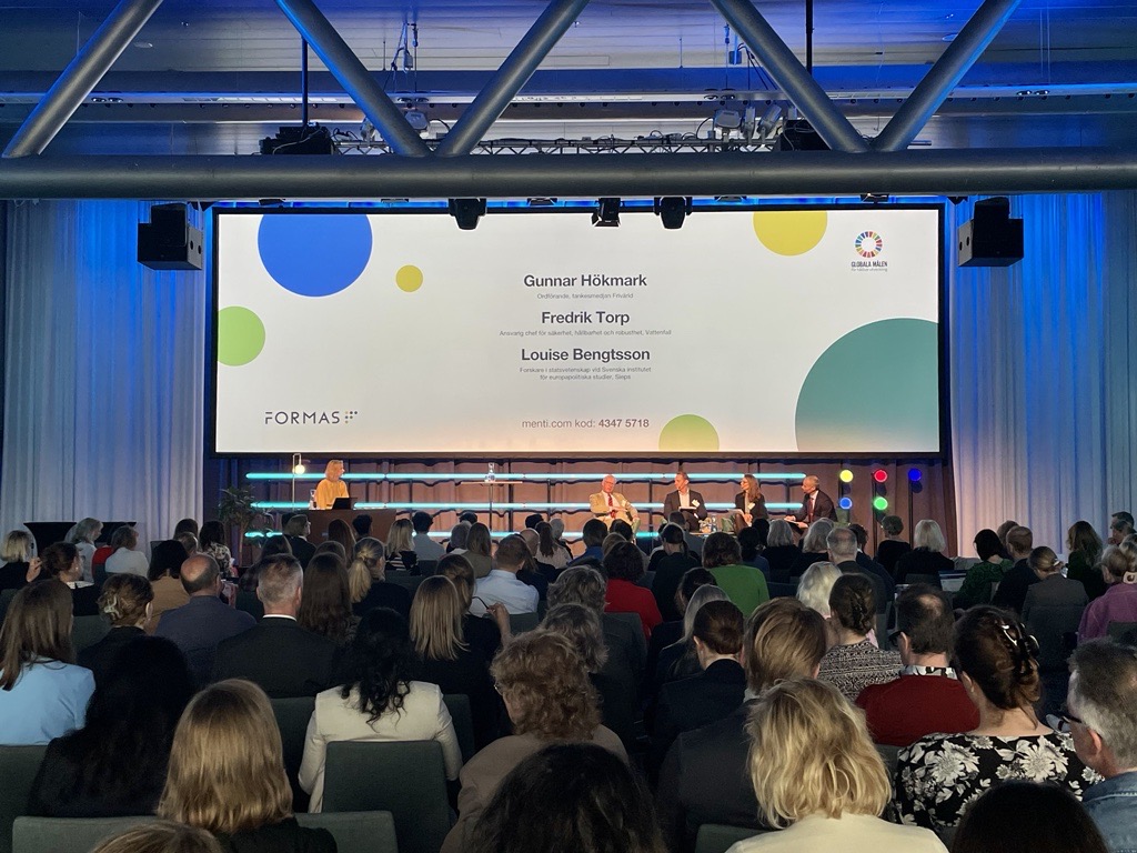 Kunskap som framgångsnyckel för Europa <a href="/ghokmark/">Gunnar Hökmark</a> <a href="/freeworldforum/">Frivärld</a>, @louisebeng <a href="/SIEPS_Sweden/">Sieps</a>, Fredrik Torp, <a href="/Vattenfall_Se/">Vattenfall Sverige</a>, i samtal med <a href="/ADopping/">Annika Dopping</a> och @JKuylenstierna. #FormasAgenda2030
