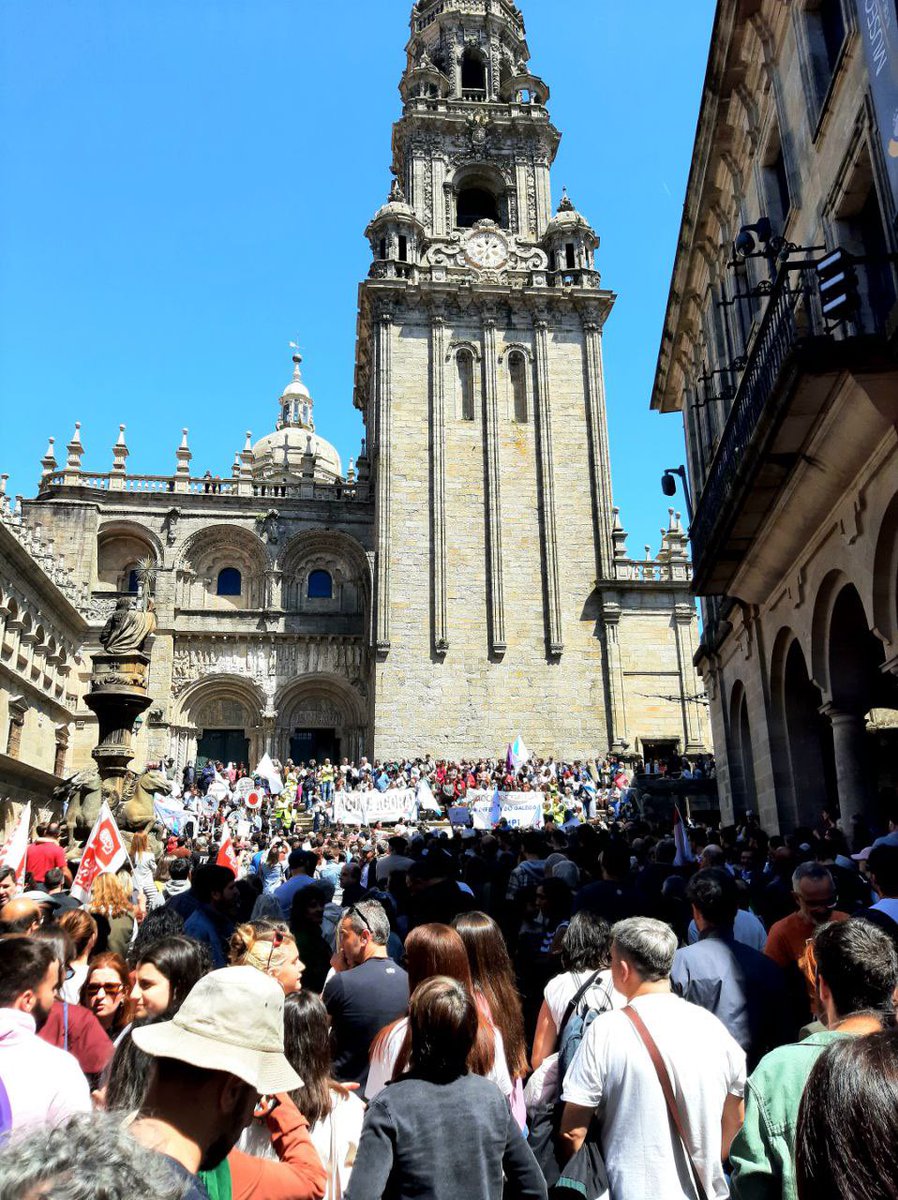 anovagal's tweet photo. Hoxe, Día das Letras Galegas, coa lingua e cos dereitos dun pobo que quere galego #DiaDasLetras https://t.co/v15geQ22og