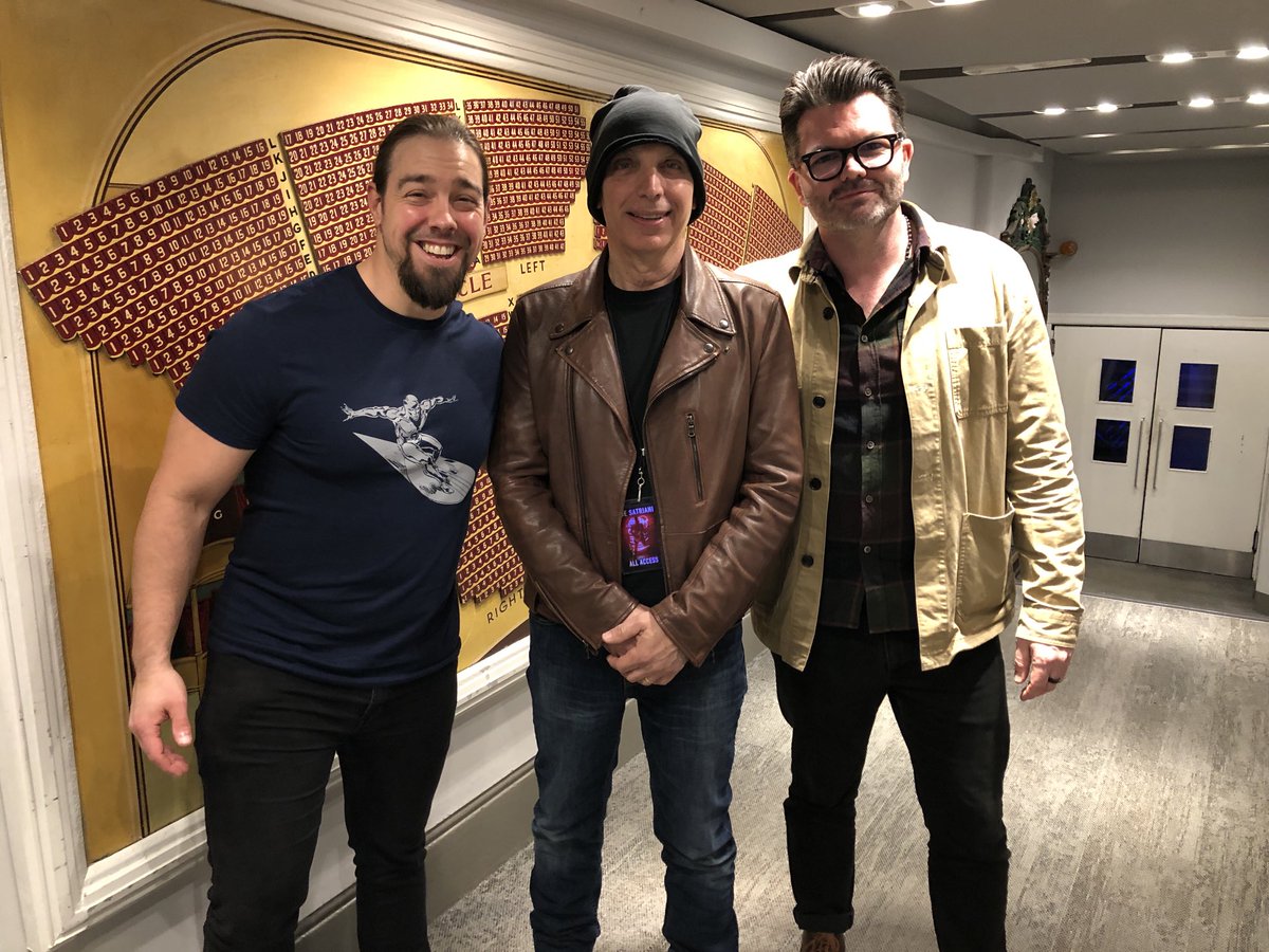 Richperks's tweet photo. Not only did ⁦@chickenfootjoe⁩ endorse our book earlier this year, but he was kind enough to carve out some time from his tour schedule so we could go say hi and thank him in person, plus (!) gave us comps for the pre-show VIP Q&amp;A sesh - What a dude! ⁦@jigsmusic⁩ https://t.co/4mmvs0R2q7