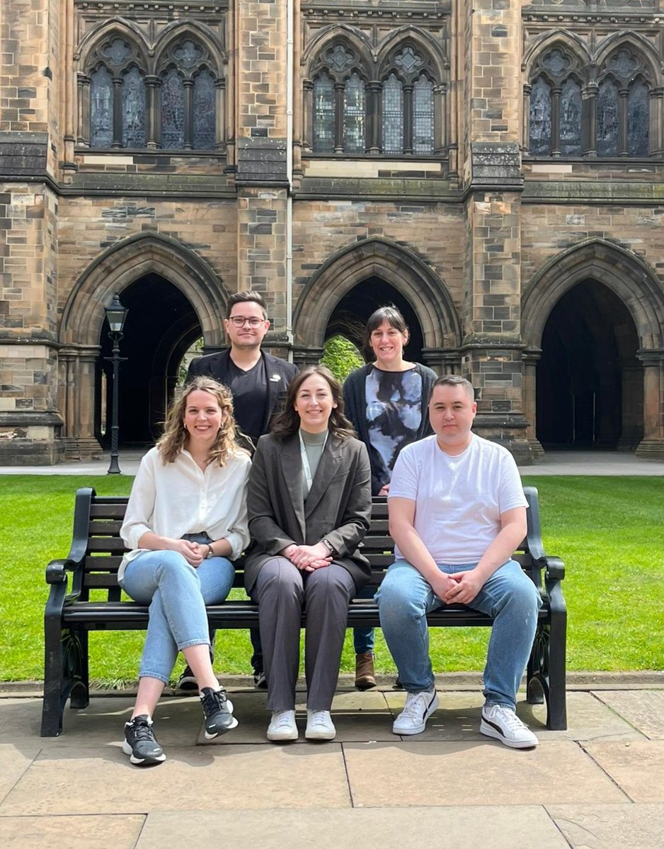 The Gibson research group 2023 👩‍🔬👨‍🔬 @Gibson_EmmaK @costley_lucy @erinmcpake__ @JamesWong_94 @glasgow_cat @UofGChem