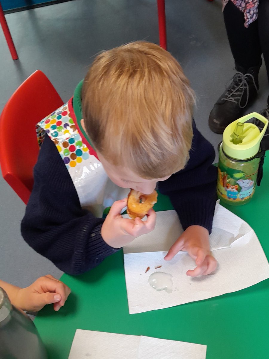 After reading Little Red and the Big Bad Lion, the children really wanted to make donuts (for safety reasons of course).  Luckily no lions turned up so they ate them all!!! @Alex_T_Smith 
#BeYouBeSibford #SibfordEYFS #Cookingwithkids #STEMeyfs #donuts