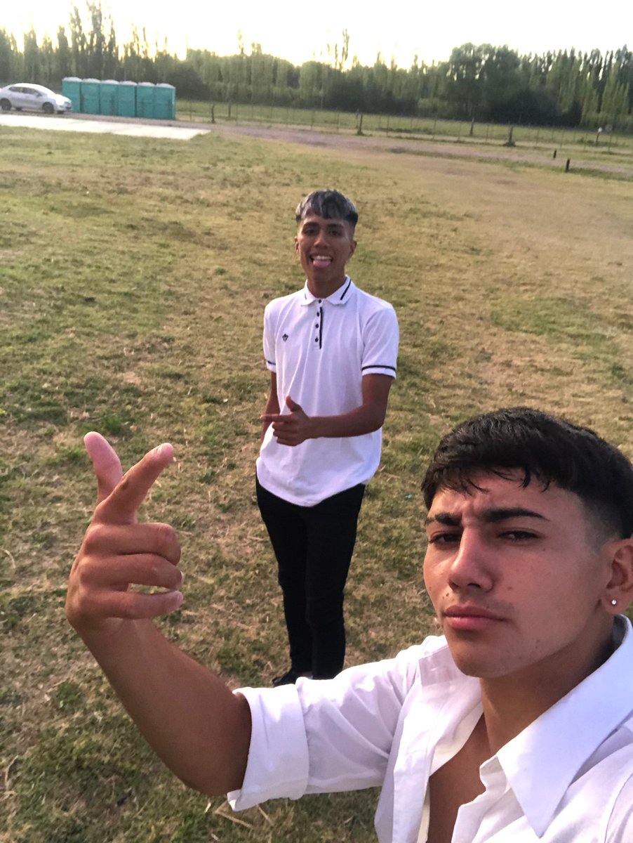 Con mi amigo makelele🤛🏿
<a href="/Enzooizaza27/">Enzo Izaza⚡️</a>